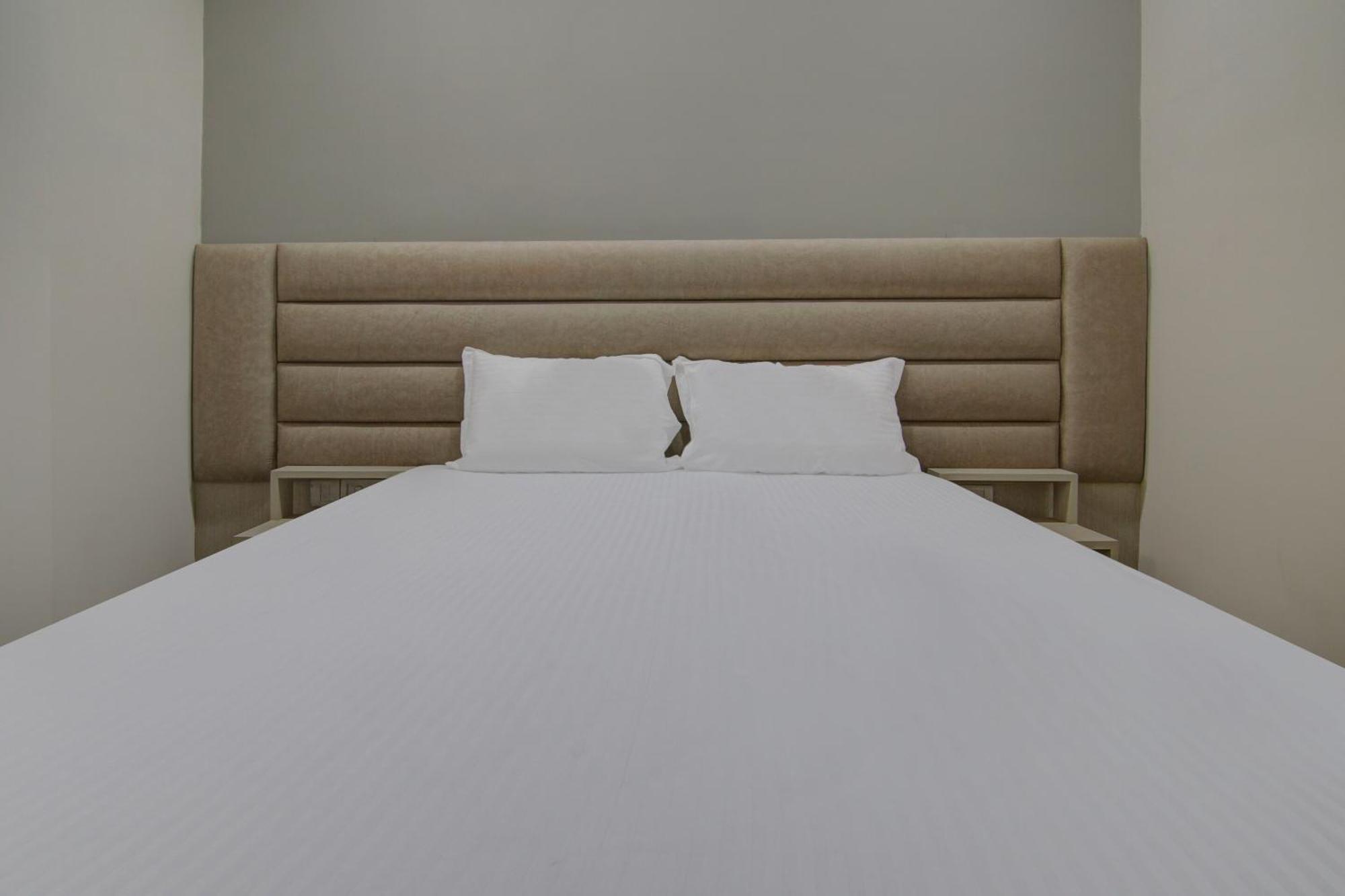 Super Oyo Hotel Regency Near Acropolis Mall Calcuta Exterior foto