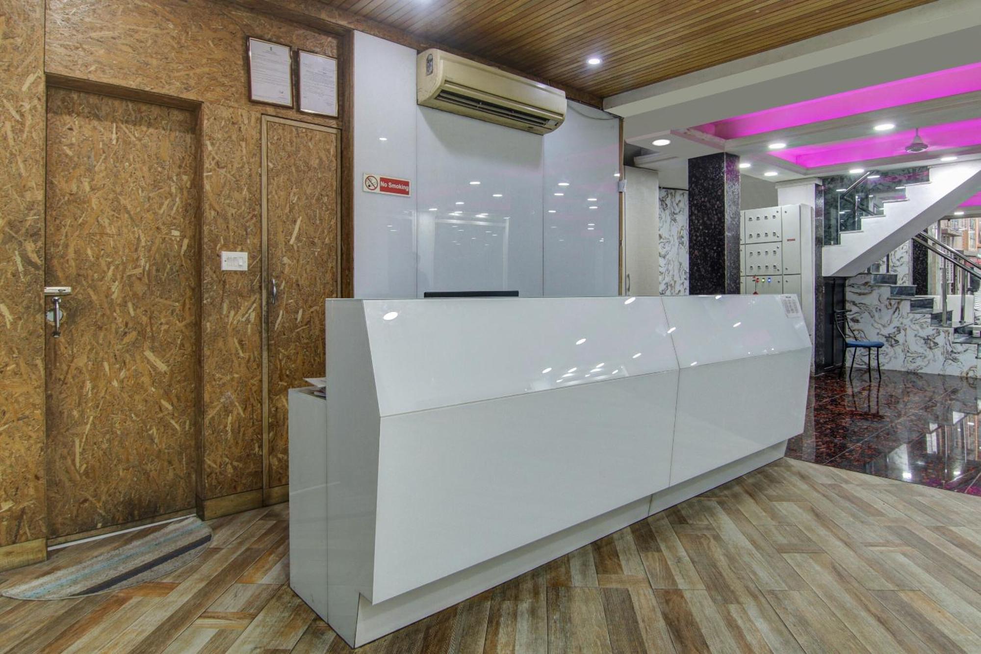 Super Oyo Hotel Regency Near Acropolis Mall Calcuta Exterior foto