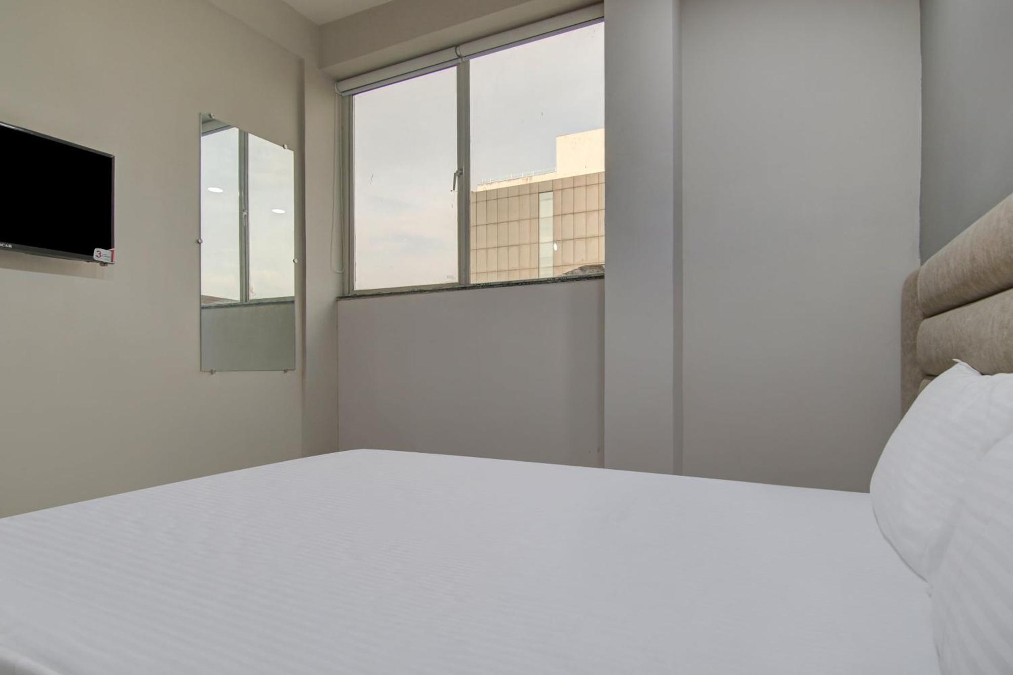 Super Oyo Hotel Regency Near Acropolis Mall Calcuta Exterior foto