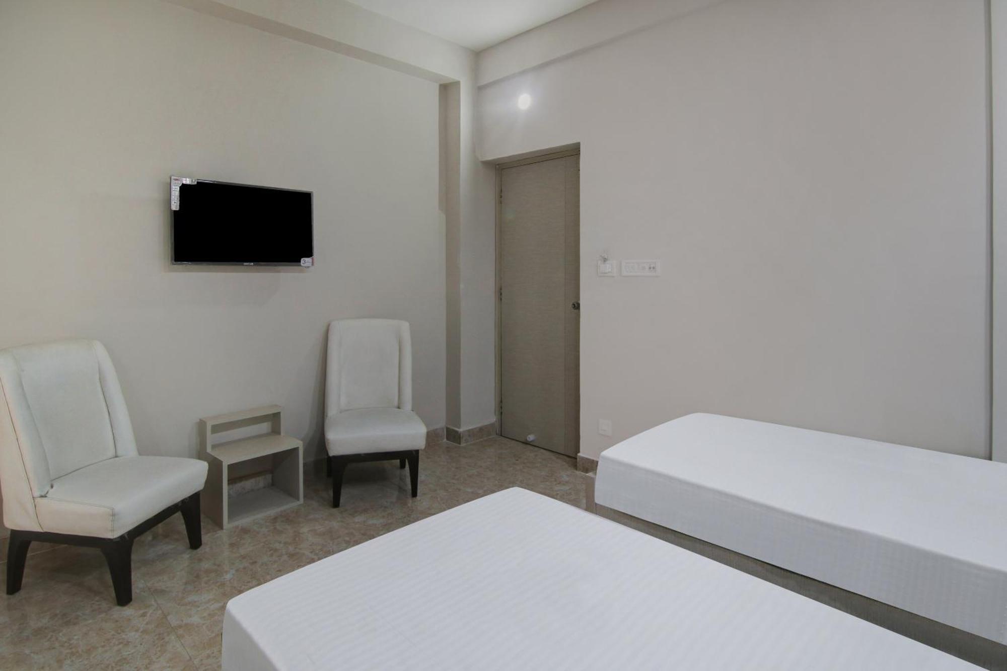 Super Oyo Hotel Regency Near Acropolis Mall Calcuta Exterior foto