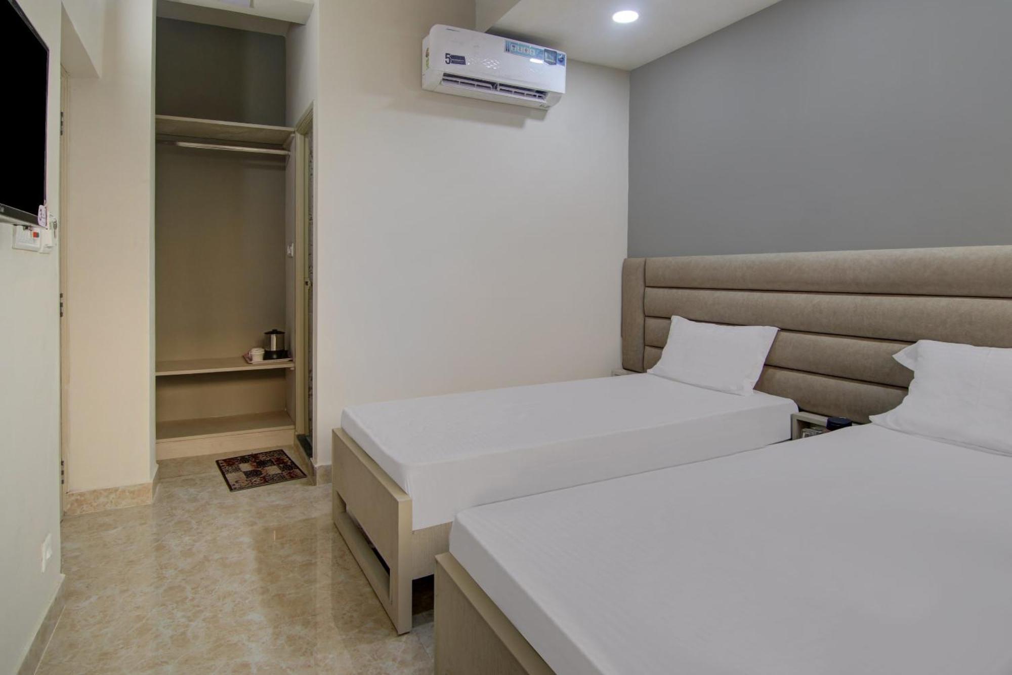 Super Oyo Hotel Regency Near Acropolis Mall Calcuta Exterior foto